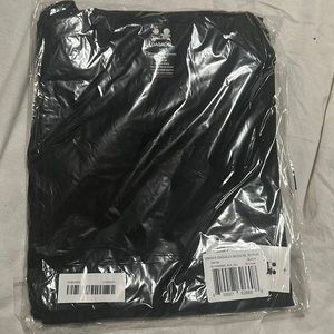 Dagacci Unisex Medical Scrubs Set. Top and pants. NWT